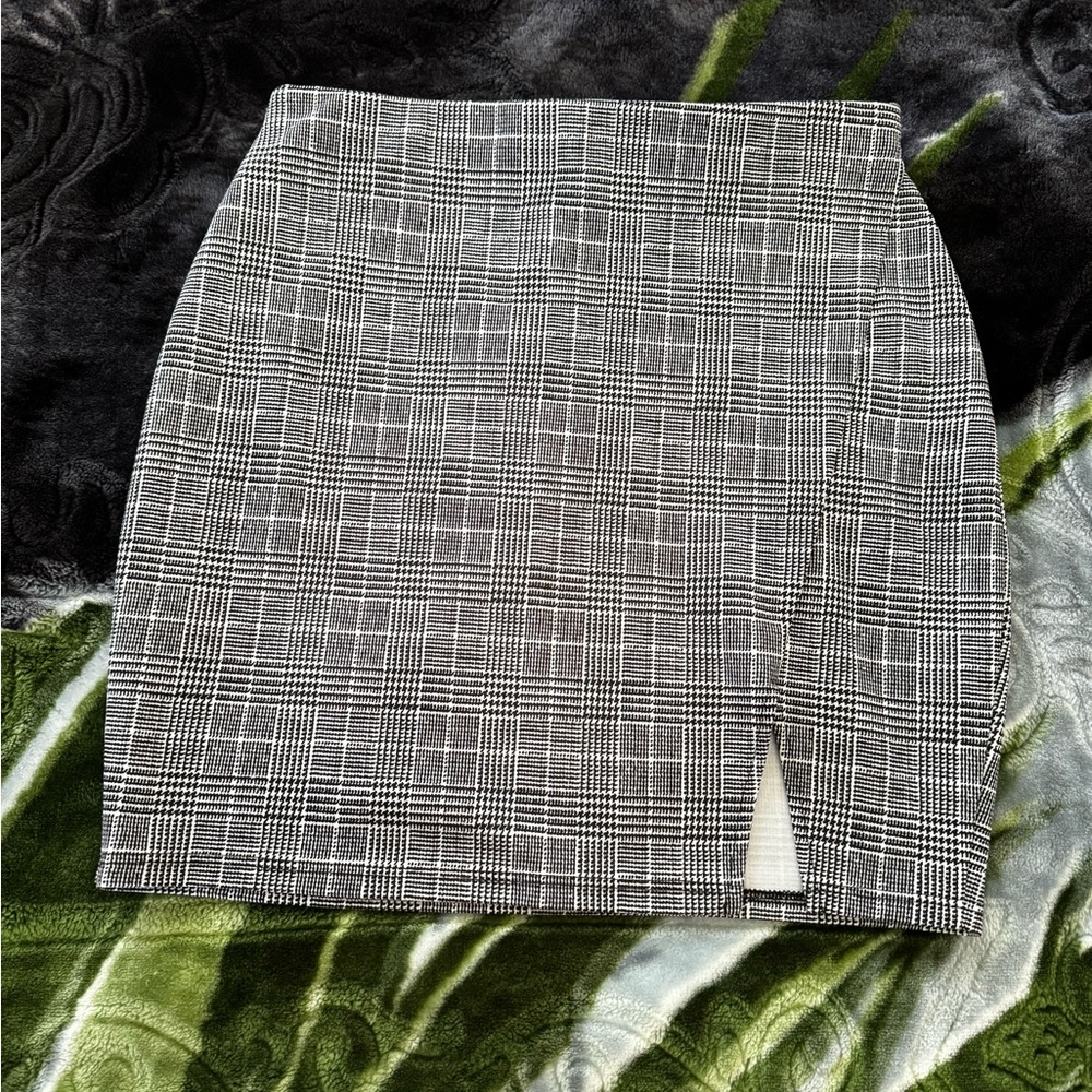 white and Black Plaid Mini Skirt